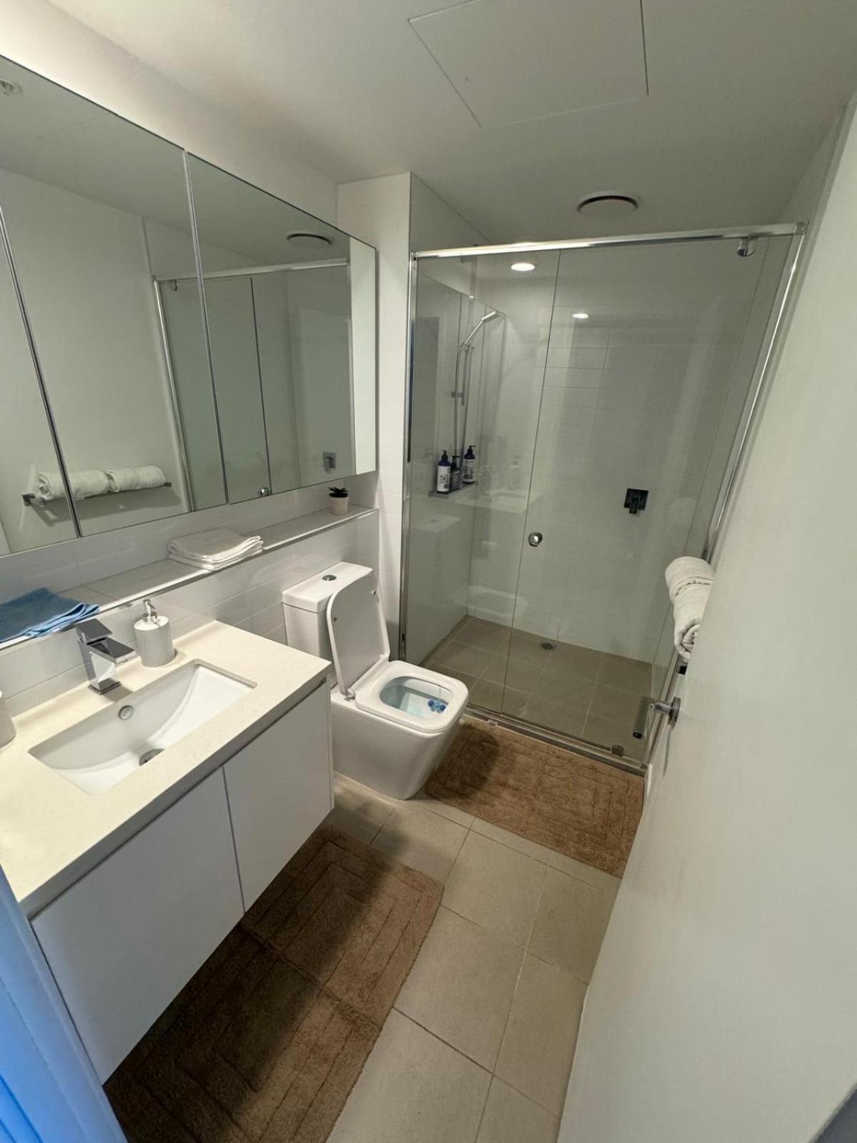 Southbank 1bed On 20f With Great View,gym,pool Apartment Melbourne